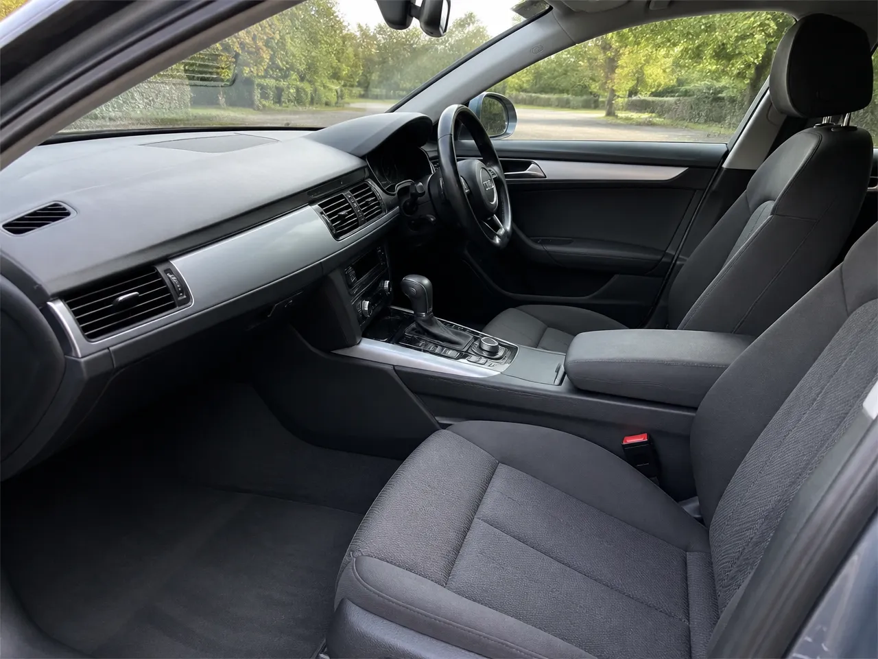 Audi A6 — салон