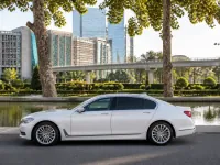 BMW 7 Series 2023 — сбоку