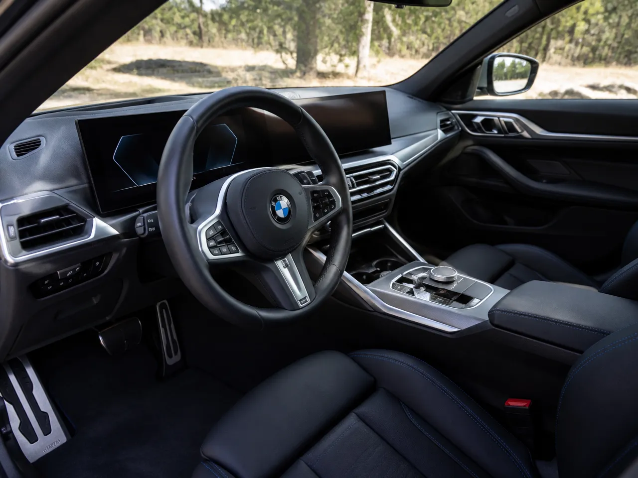 BMW i4 — салон