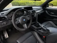 BMW M4 2022 — салон