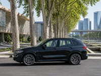 BMW X5 2021 — сбоку