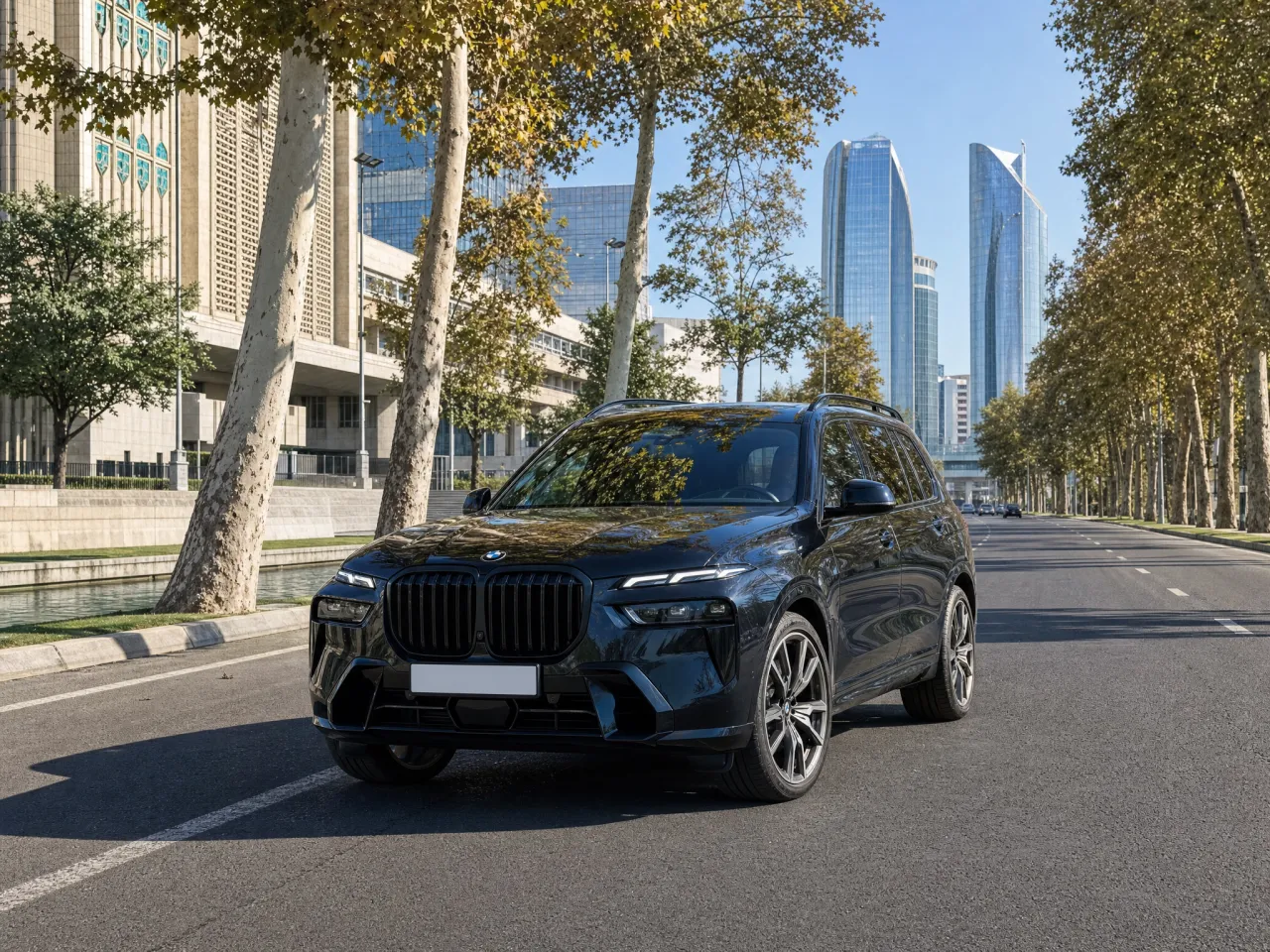 BMW X7 — спереди