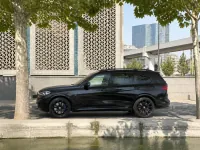 BMW X7 2023 — сбоку
