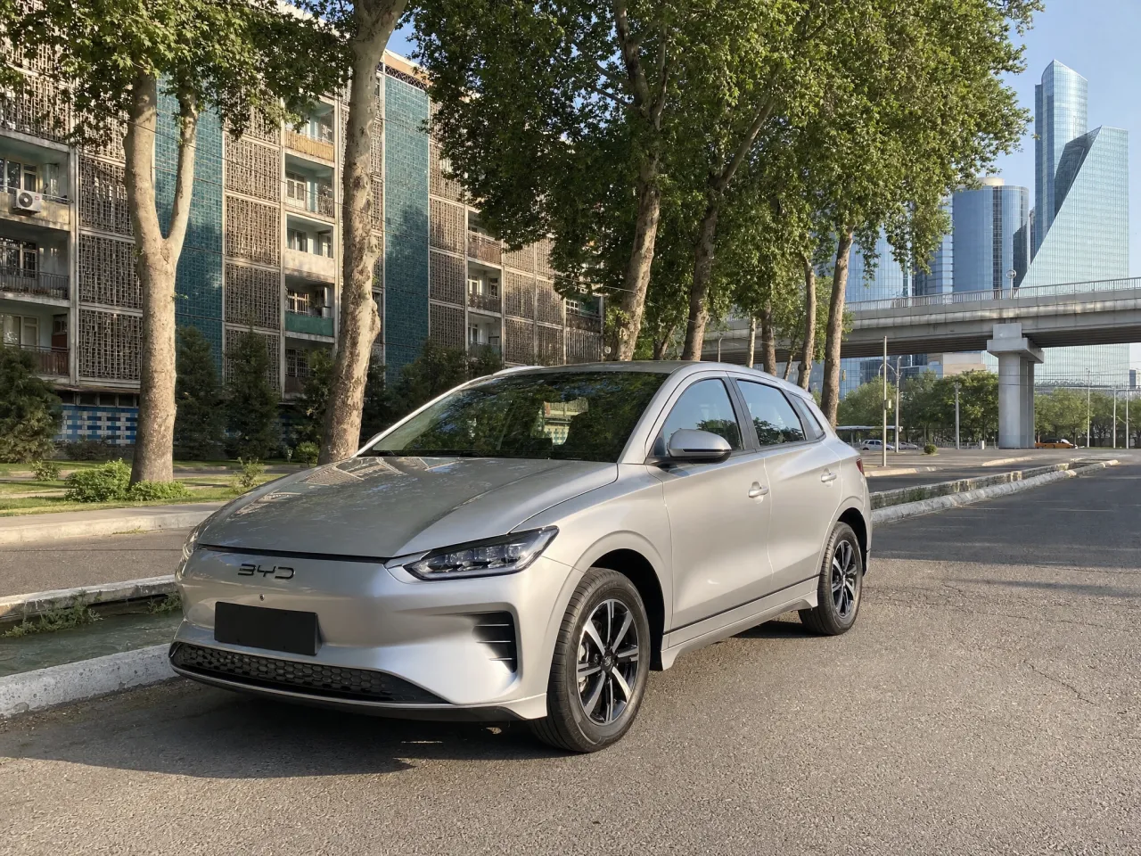 BYD e2 — спереди