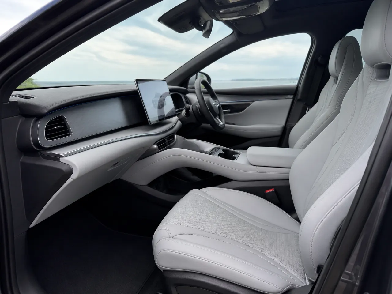BYD Sealion 7 — салон