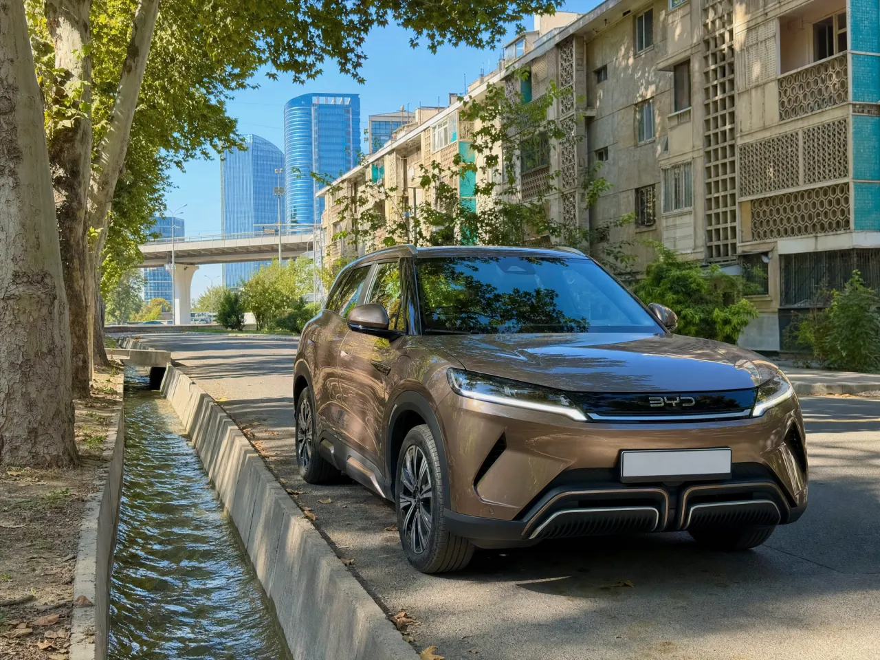 BYD Yuan Up — спереди