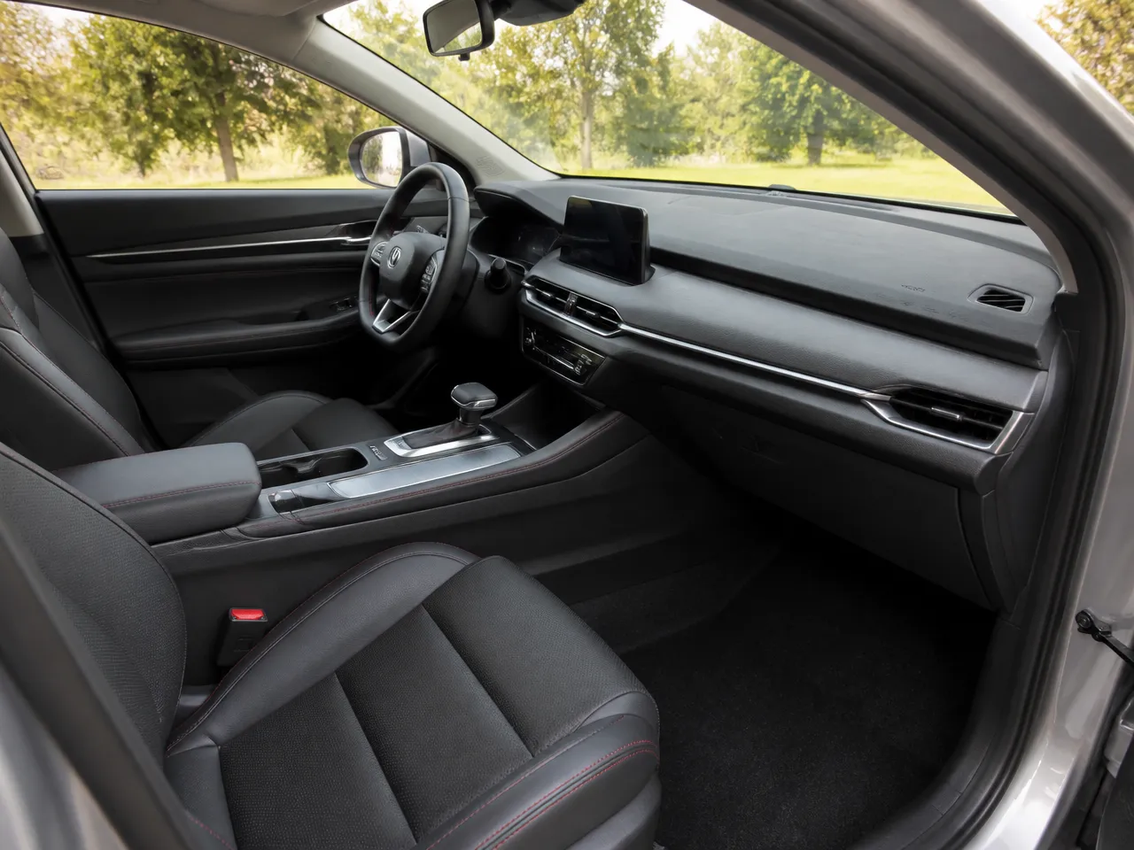 Changan Eado Plus — салон