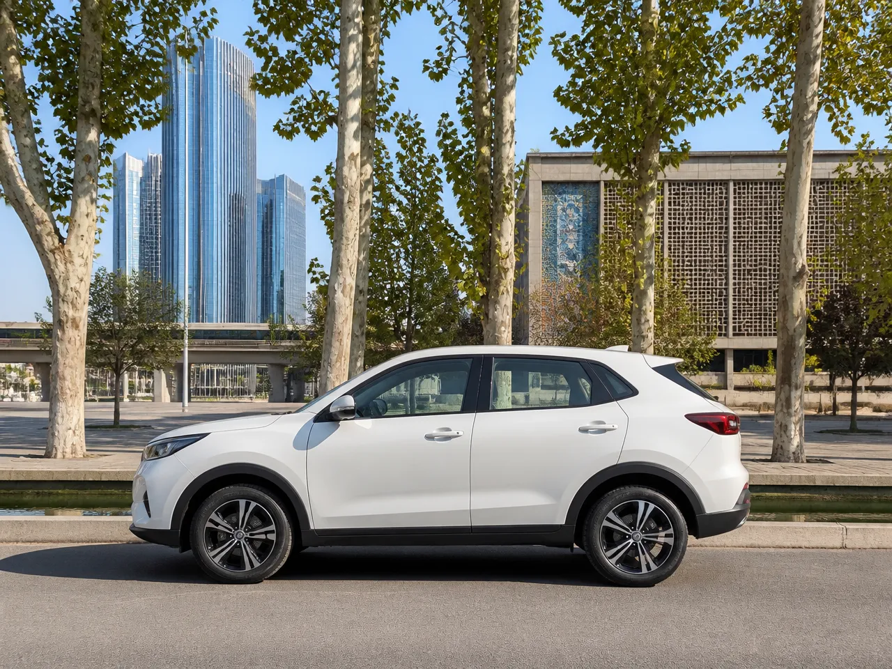 Changan Q05 — сбоку
