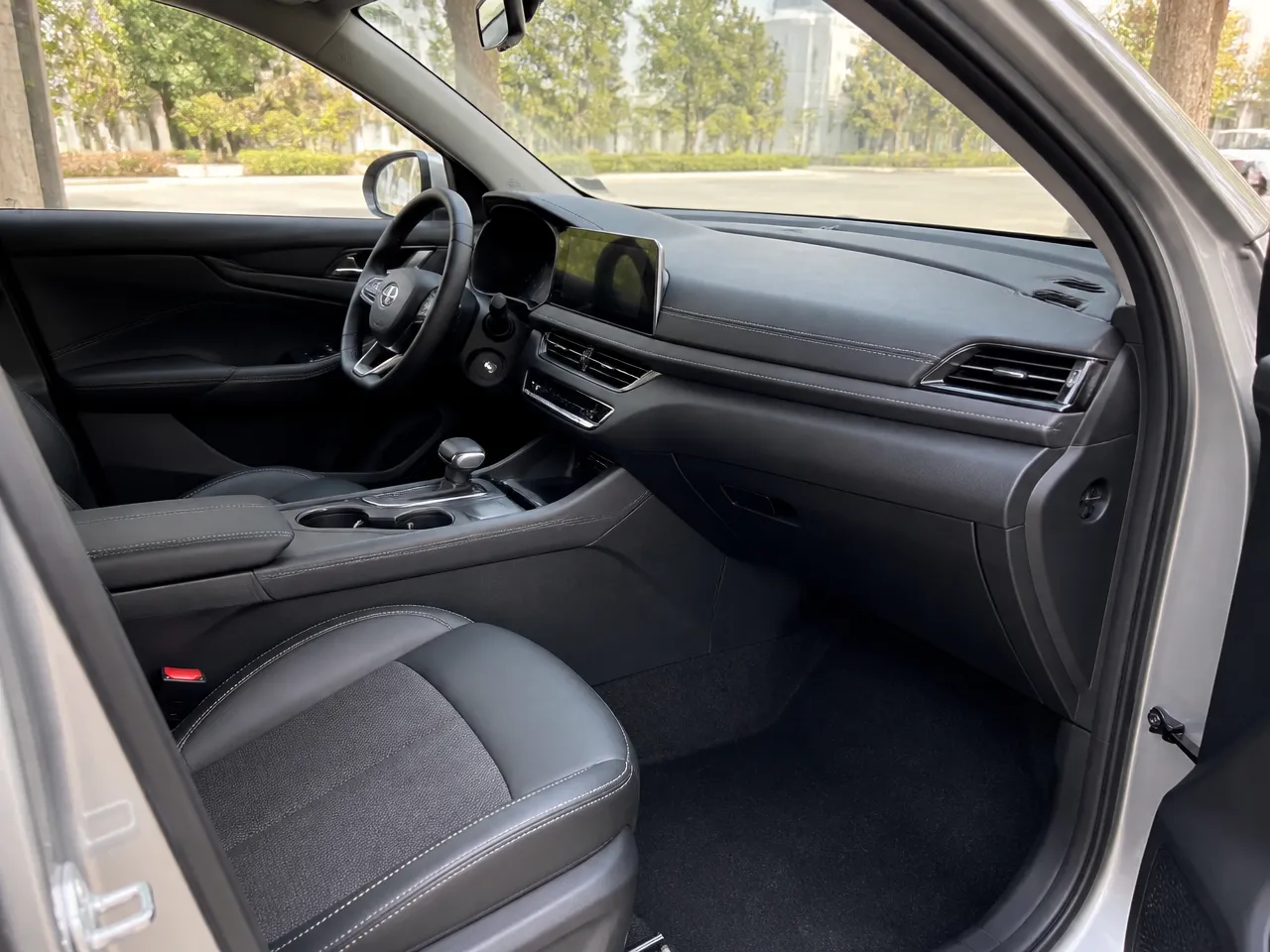 Changan Q05 — салон