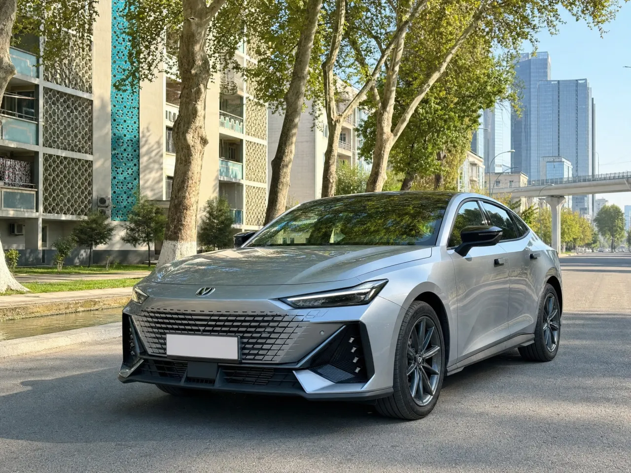 Changan UNI-V — спереди