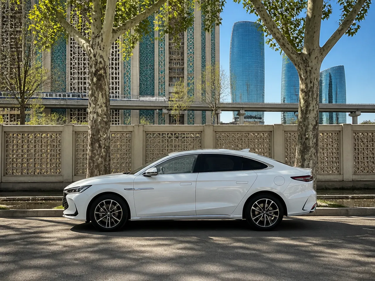 Chery Arrizo 8 — сбоку
