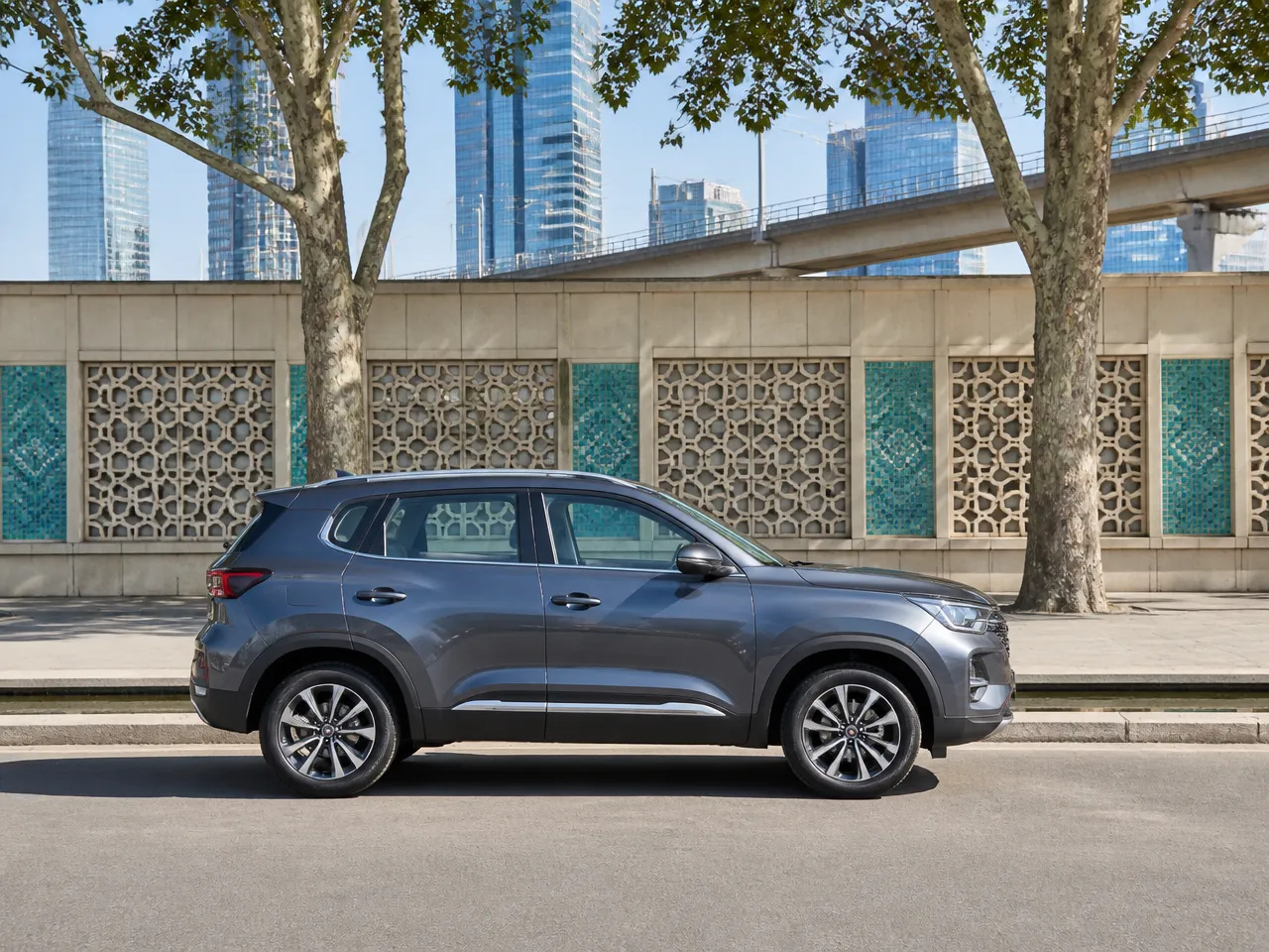 Chery Tiggo 4 Pro — сбоку