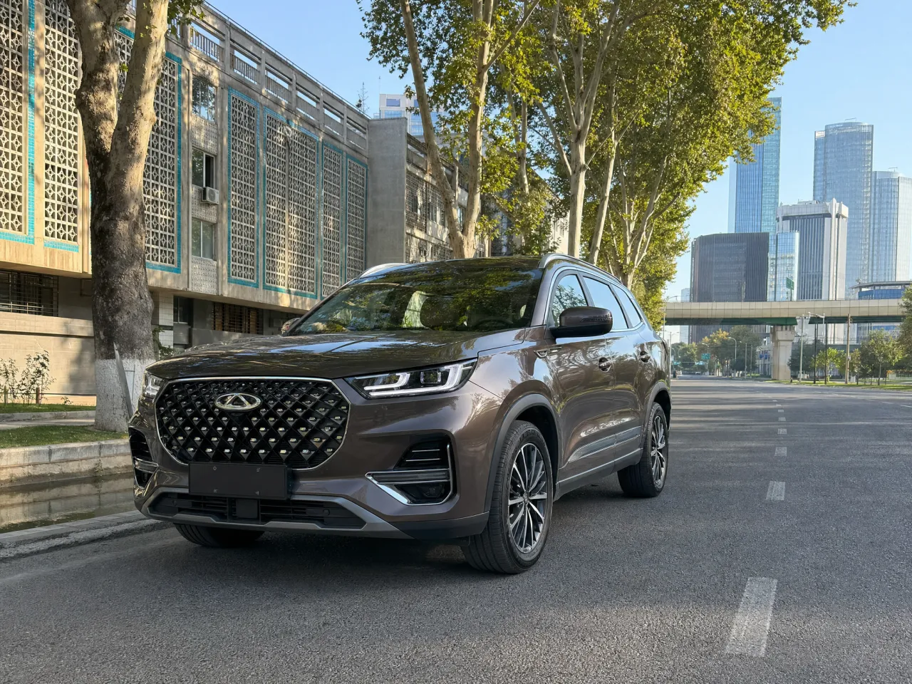 Chery Tiggo 8 Pro — спереди