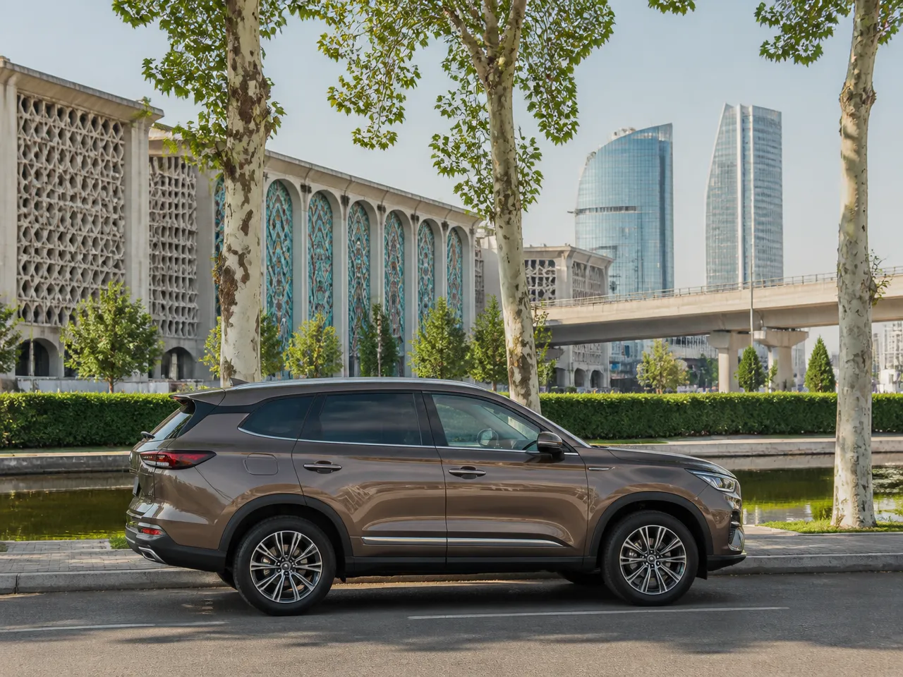 Chery Tiggo 8 Pro — сбоку