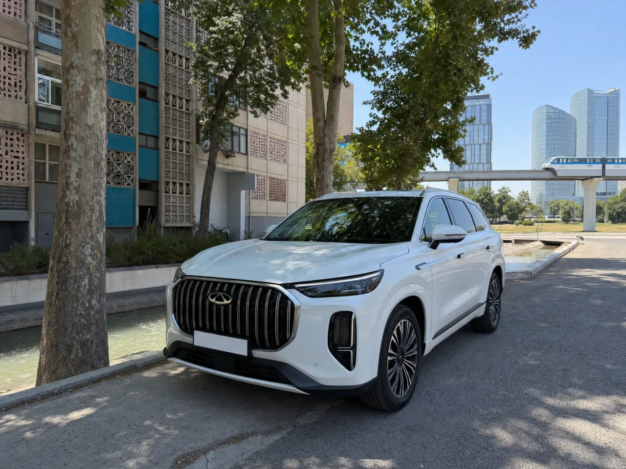 Chery Tiggo 9 — спереди