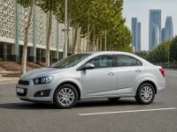 Chevrolet Aveo 2022 — сбоку