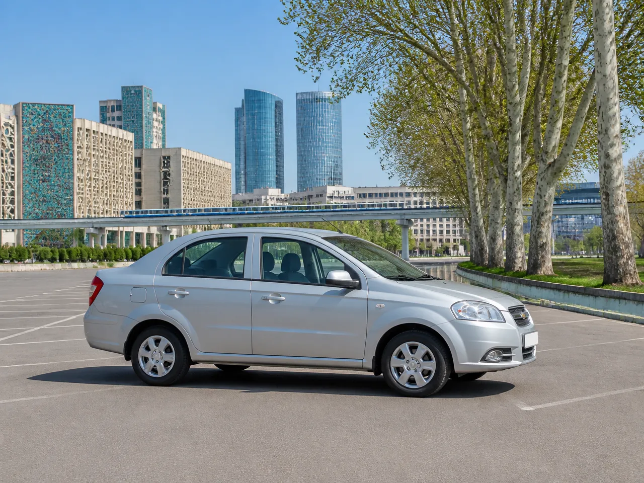 Chevrolet Aveo — сбоку