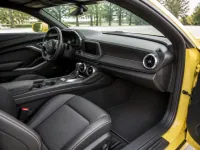 Chevrolet Camaro 2020 — салон