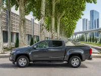 Chevrolet Colorado 2021 — сбоку