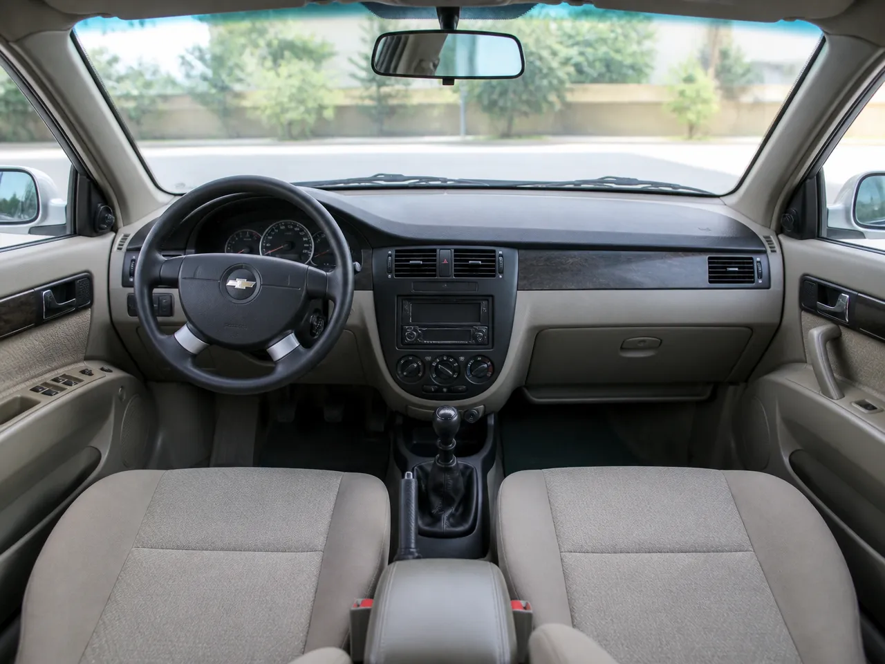Chevrolet Gentra — салон