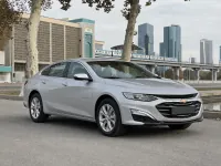 Chevrolet Malibu 2022 — спереди