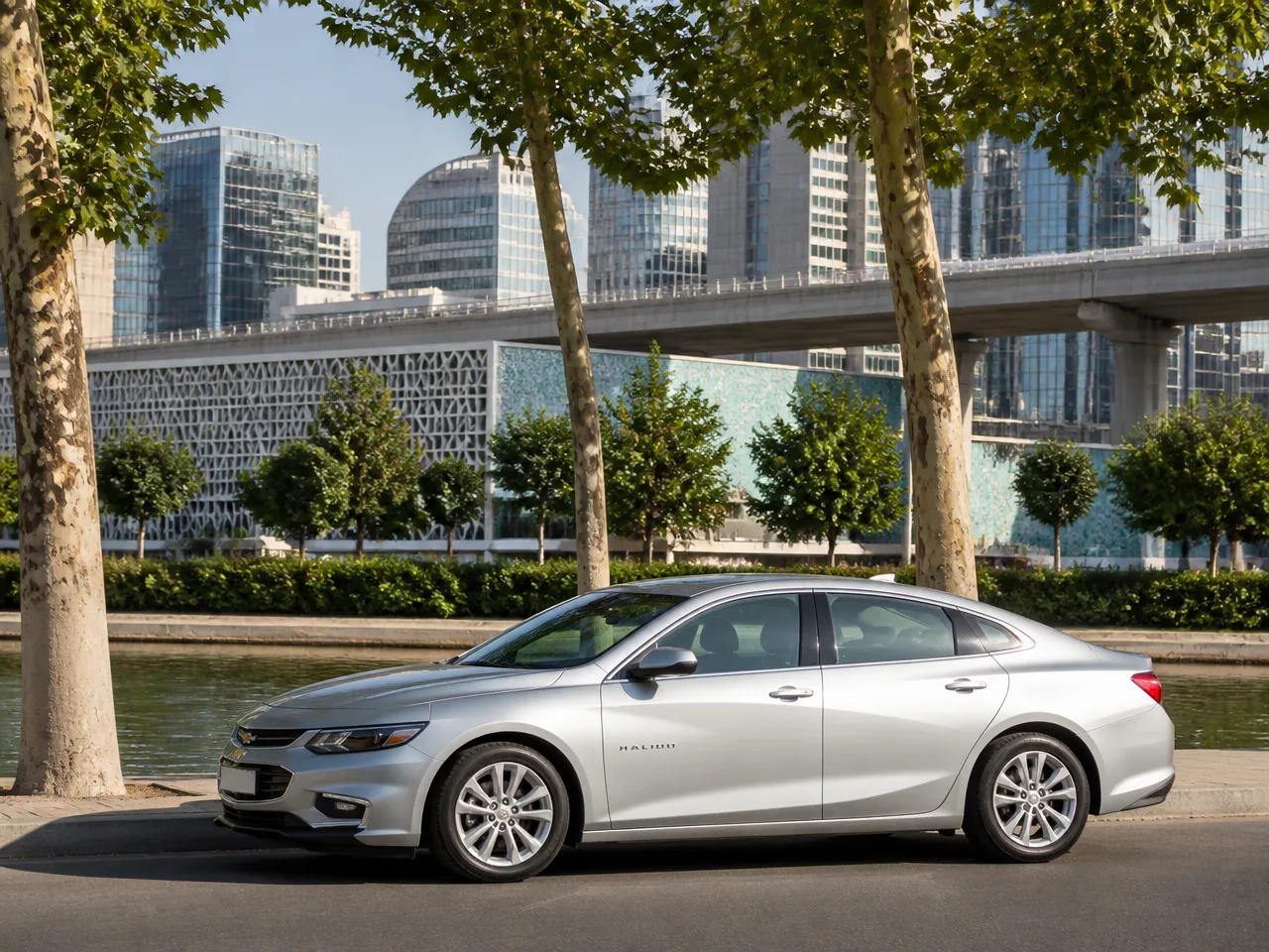 Chevrolet Malibu — сбоку