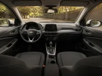 Chevrolet Onix 2023 — салон