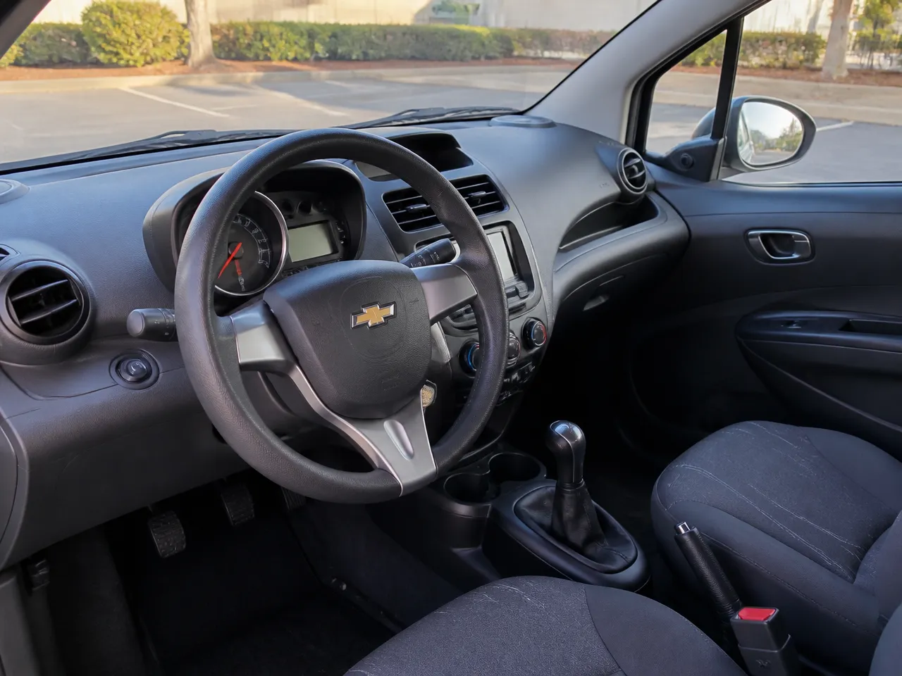 Chevrolet Spark — салон
