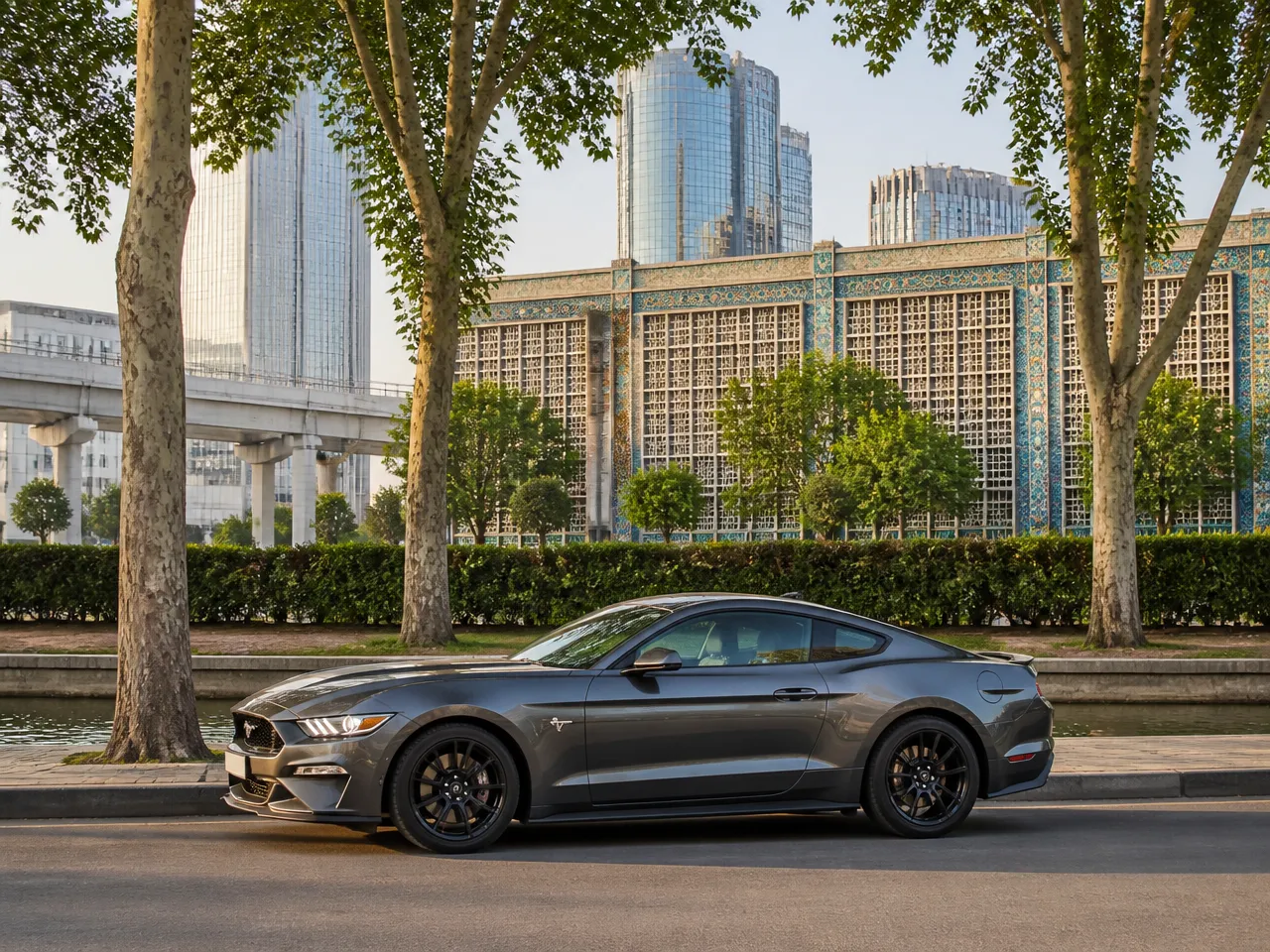 Ford Mustang — сбоку