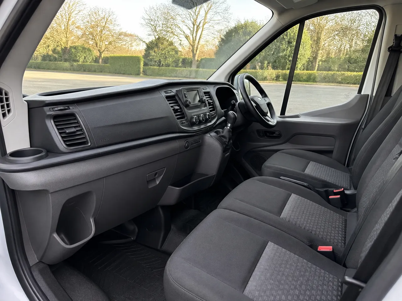 Ford Transit — салон