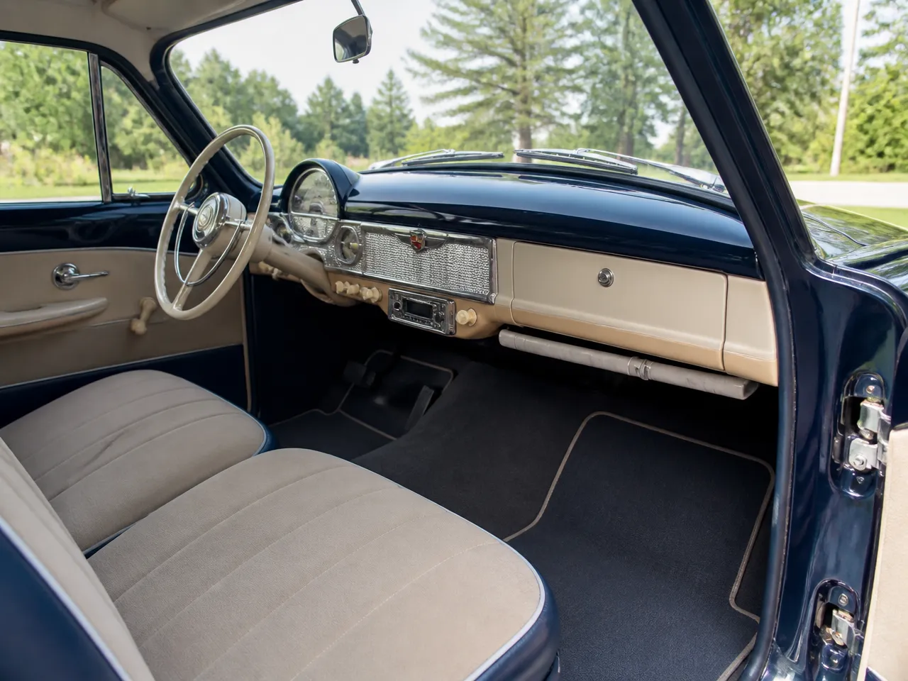 GAZ-21 Volga Retro — салон