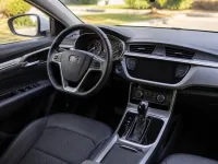 Geely Emgrand 2023 — салон