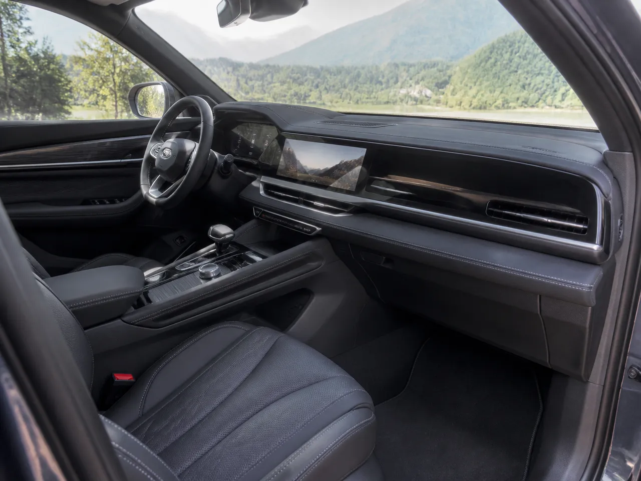 Geely Monjaro — салон