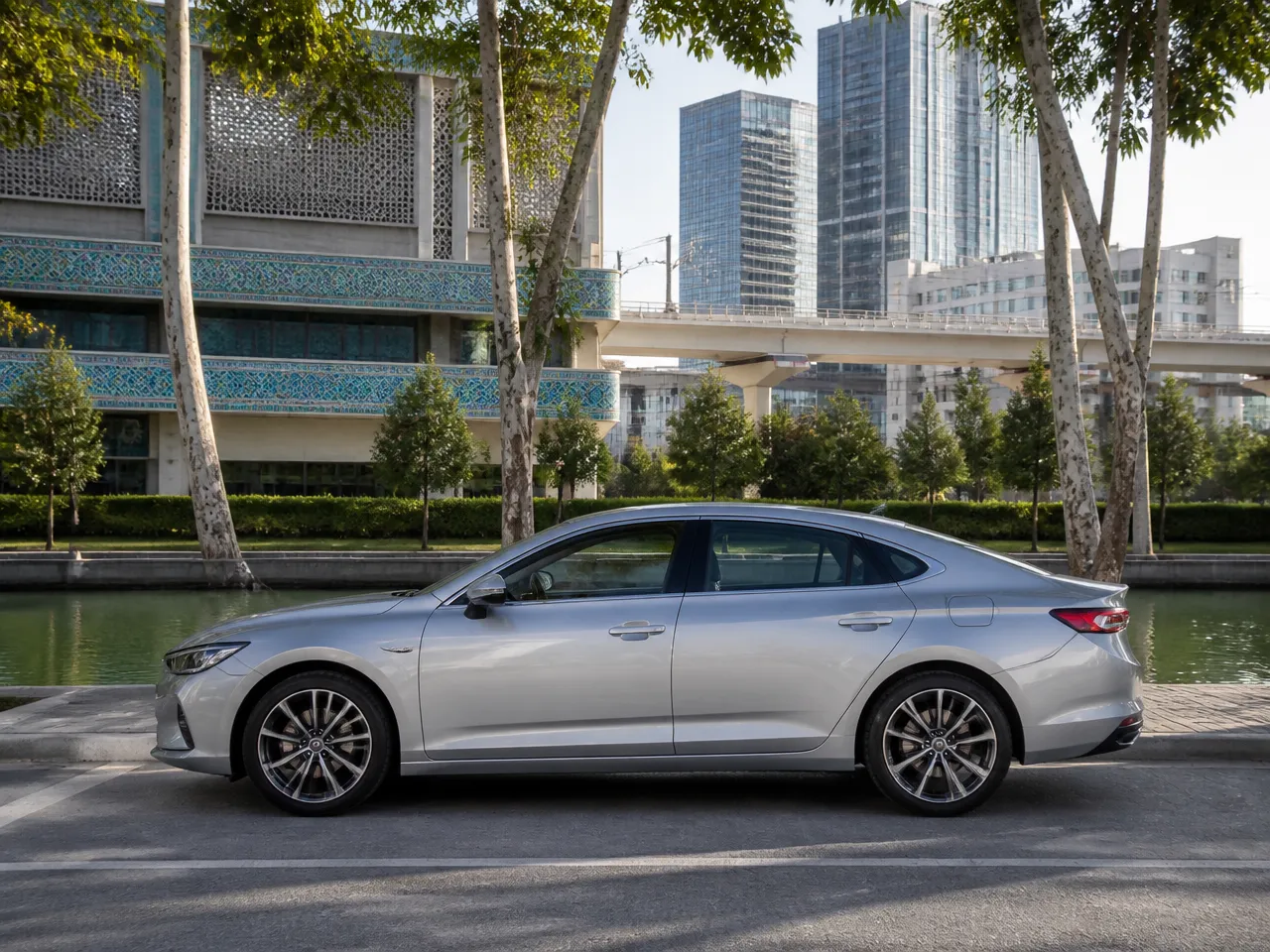 Geely Preface — сбоку