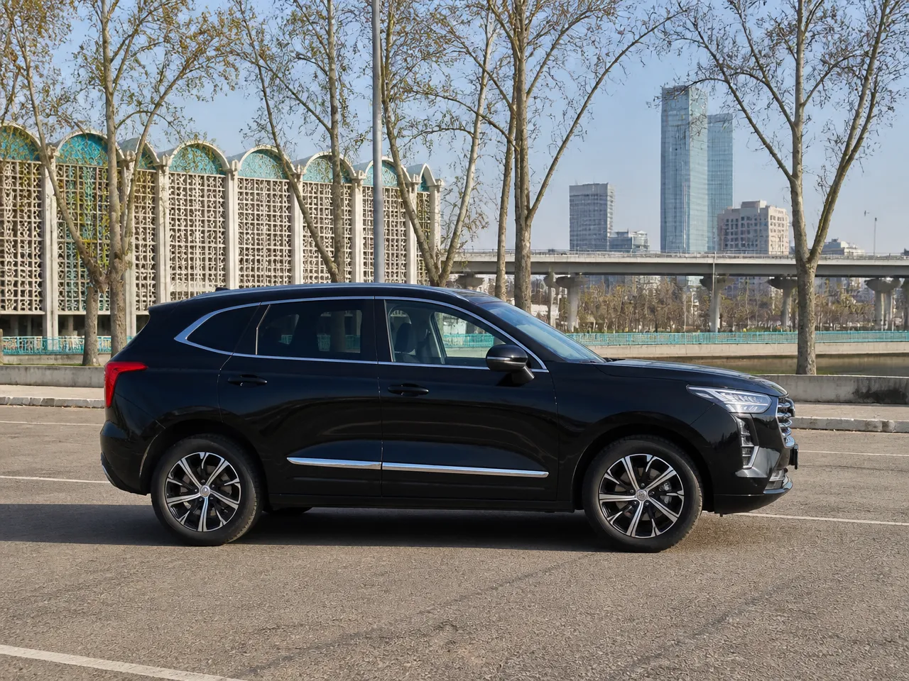 Haval Jolion — сбоку