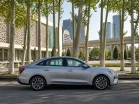 Hongqi EQM5 2024 — сбоку