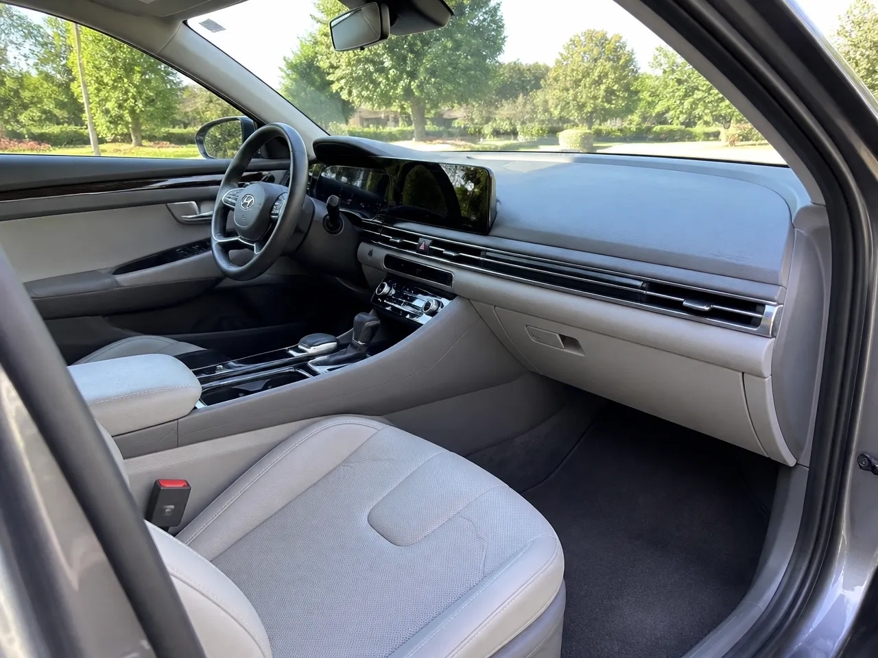 Hyundai Sonata — салон