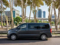 Hyundai Starex 2018 — сбоку