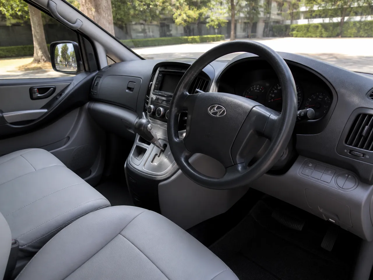 Hyundai Starex — салон