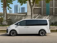 Hyundai Staria 2022 — сбоку