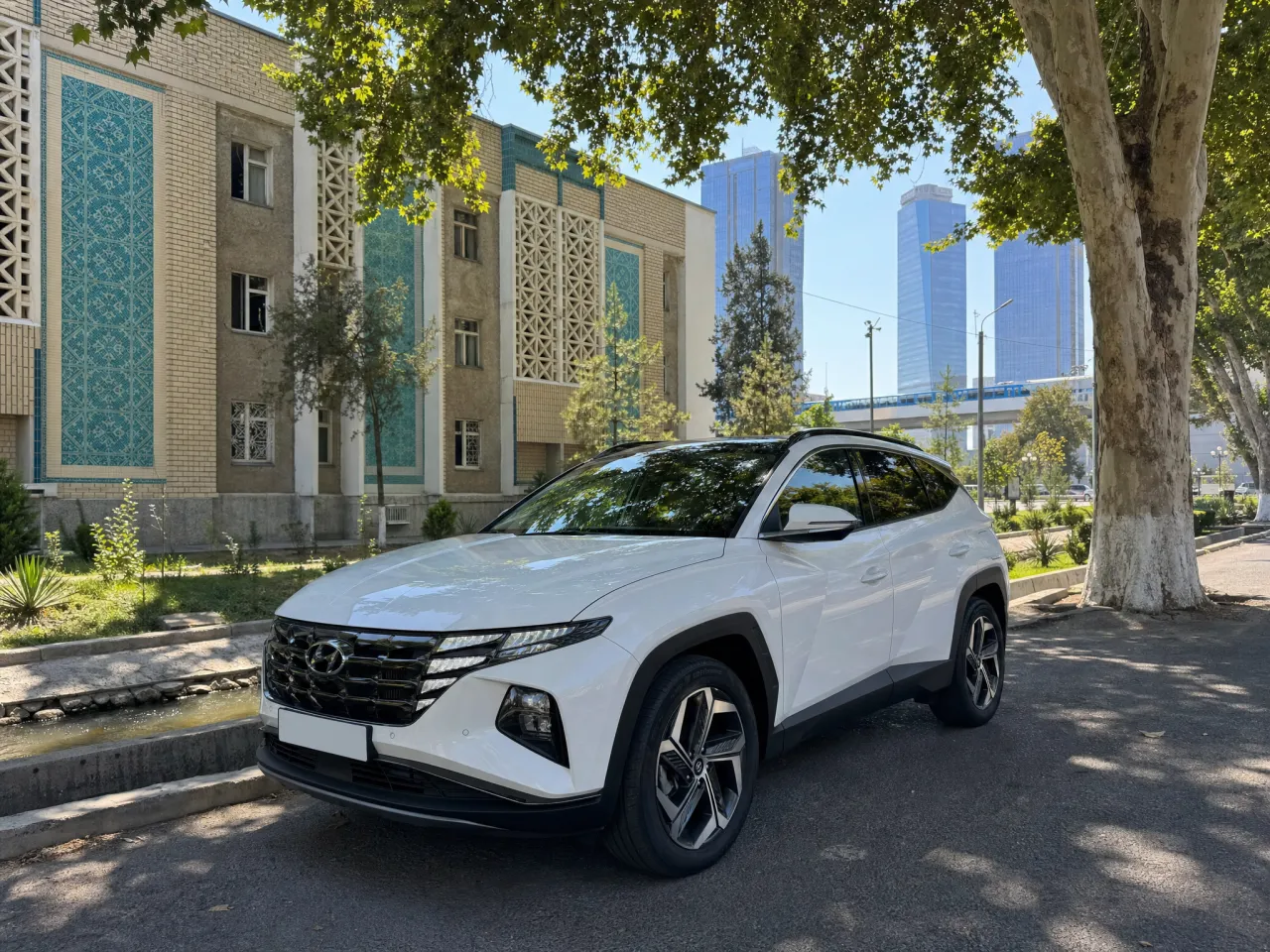 Hyundai Tucson — спереди