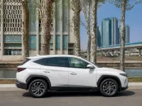 Hyundai Tucson 2022 — сбоку