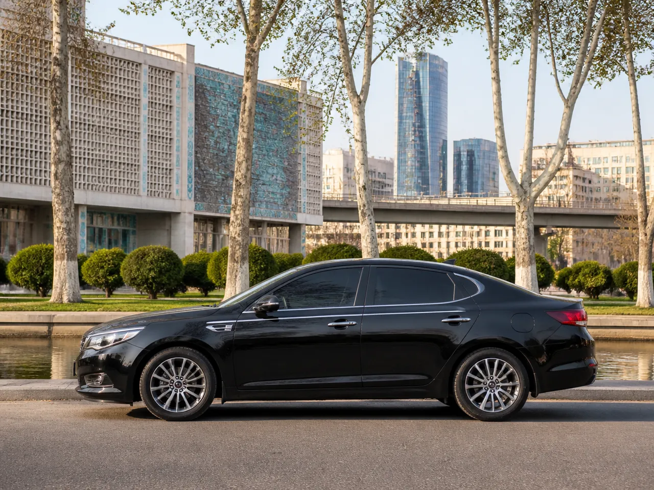 Kia Cadenza — сбоку