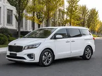 Kia Carnival 2018 — сбоку
