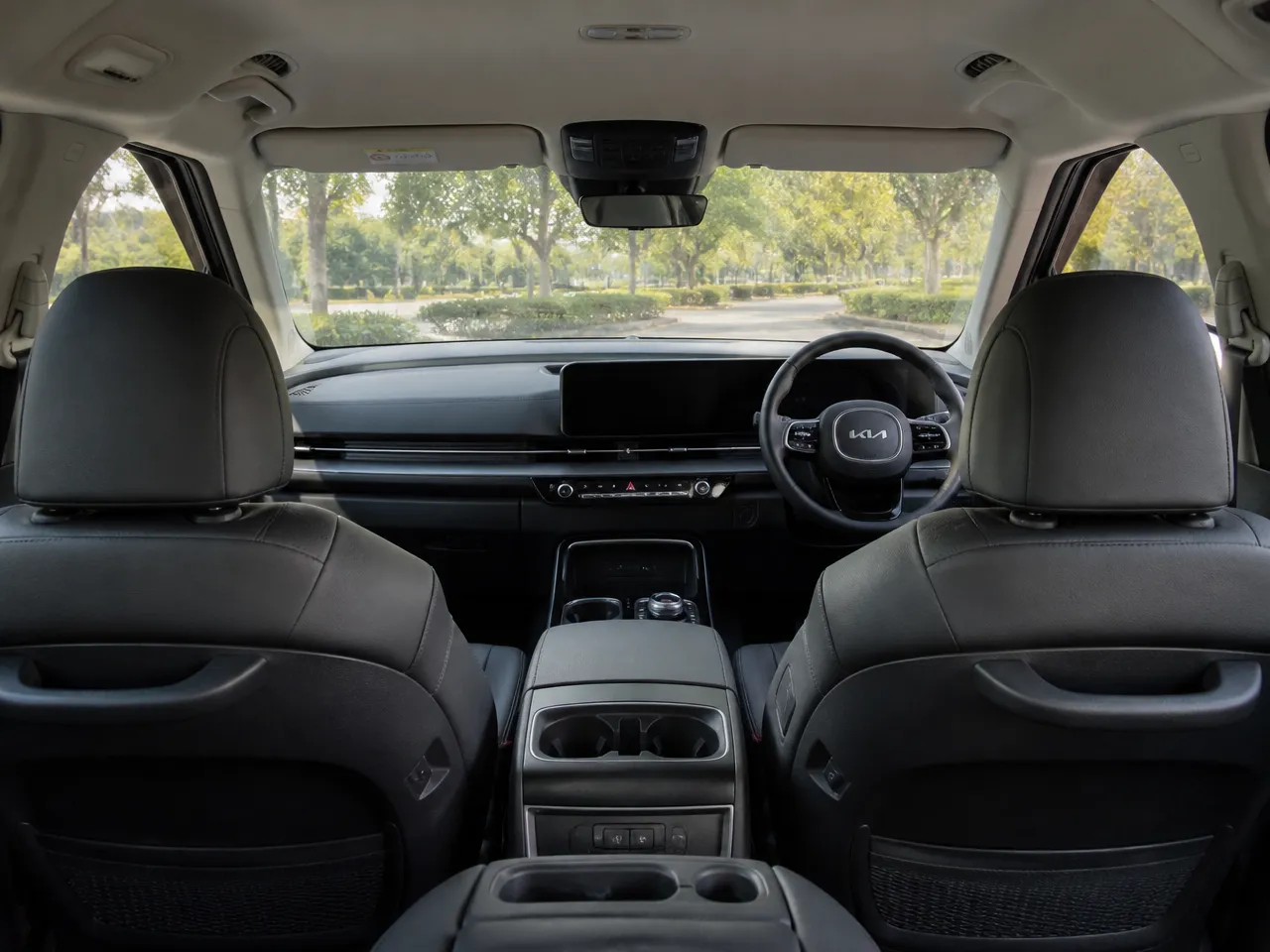 Kia Carnival — салон