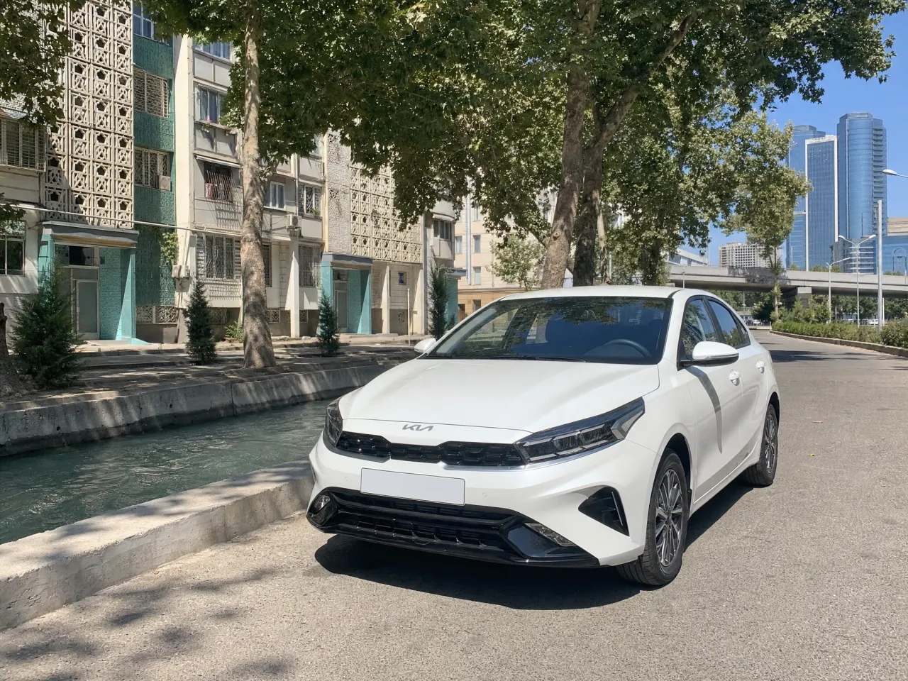 Kia K3 — спереди