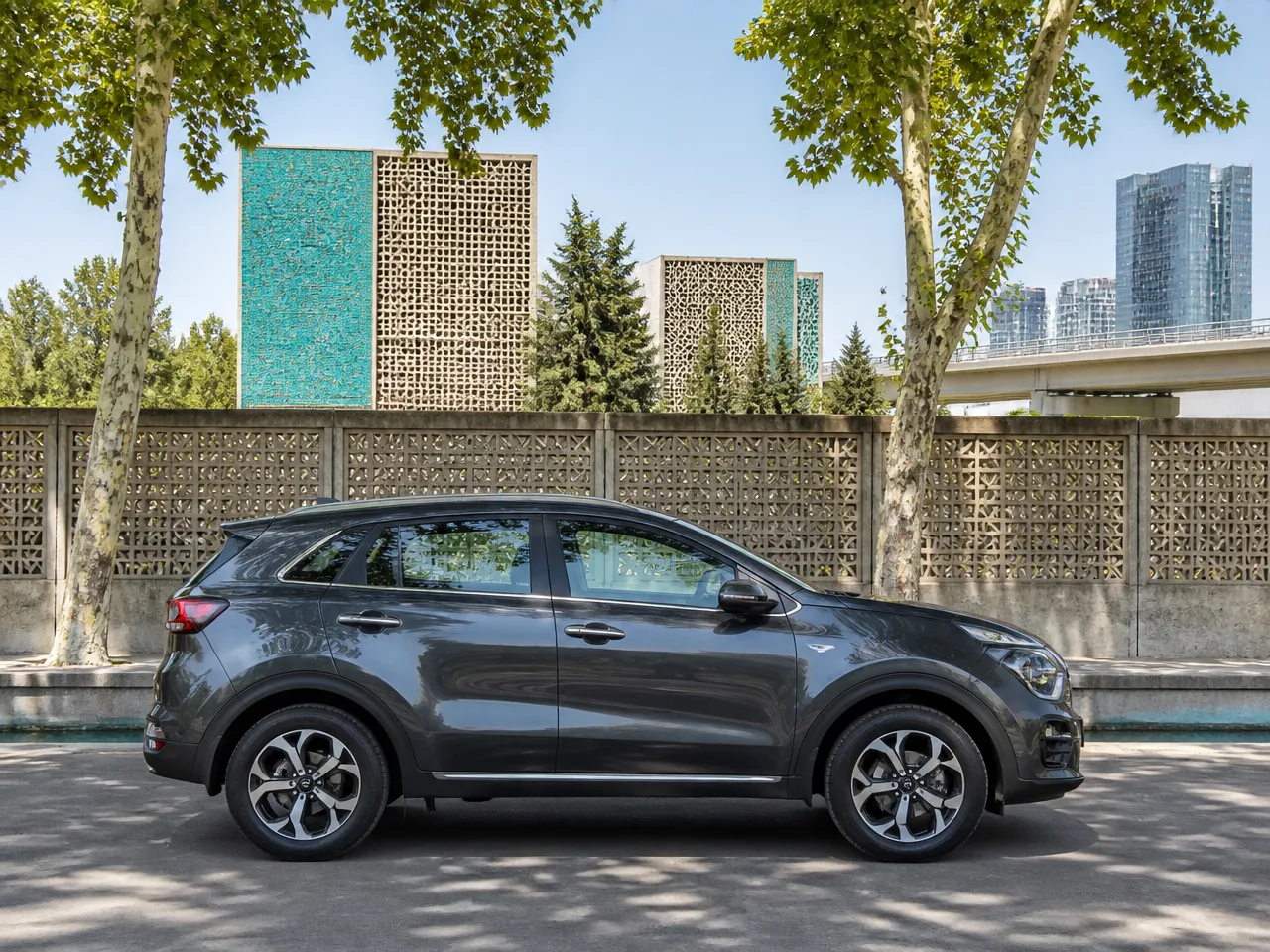 Kia Sportage — сбоку