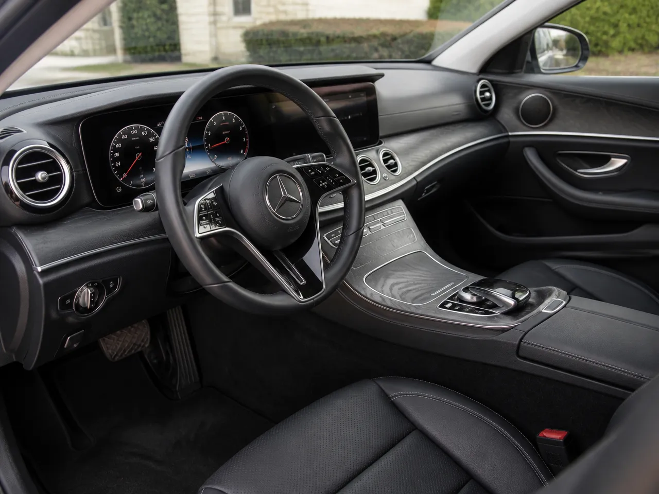 Mercedes-Benz E-Class — салон
