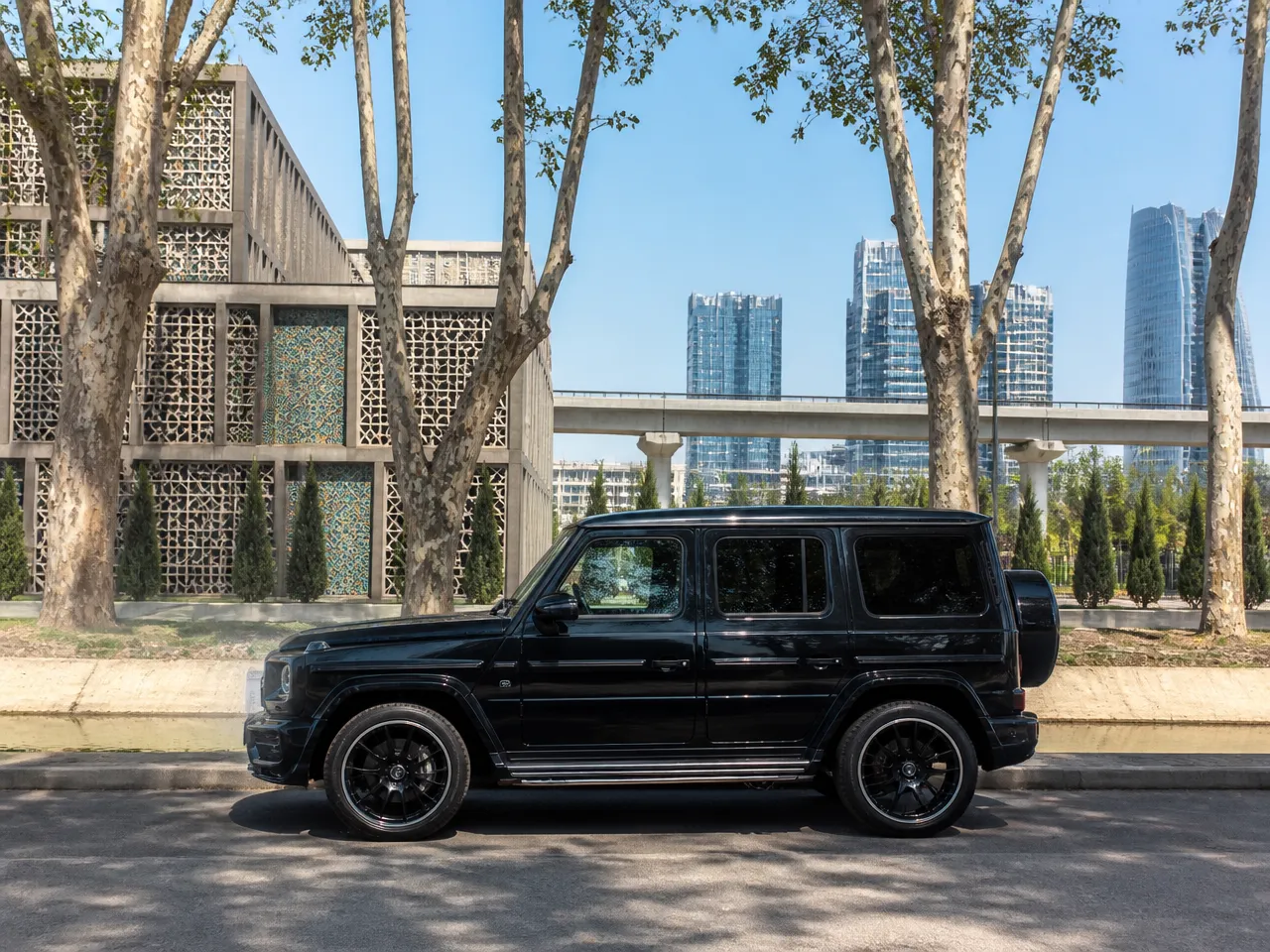Mercedes-Benz G-Class — сбоку