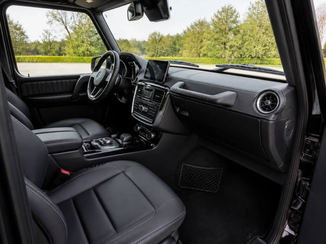 Mercedes-Benz G-Class — салон